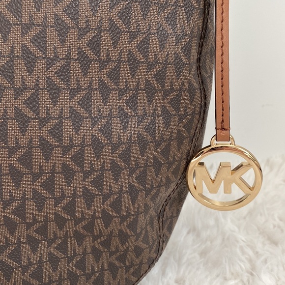 Michael Kors Purse - Picture 3 of 8
